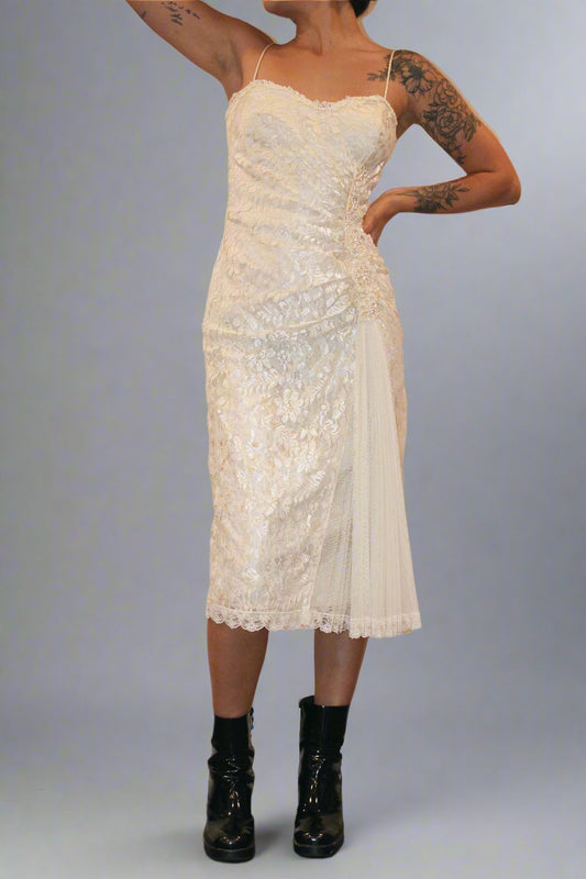 1980s White Lace Rouched Sweatheart Dress