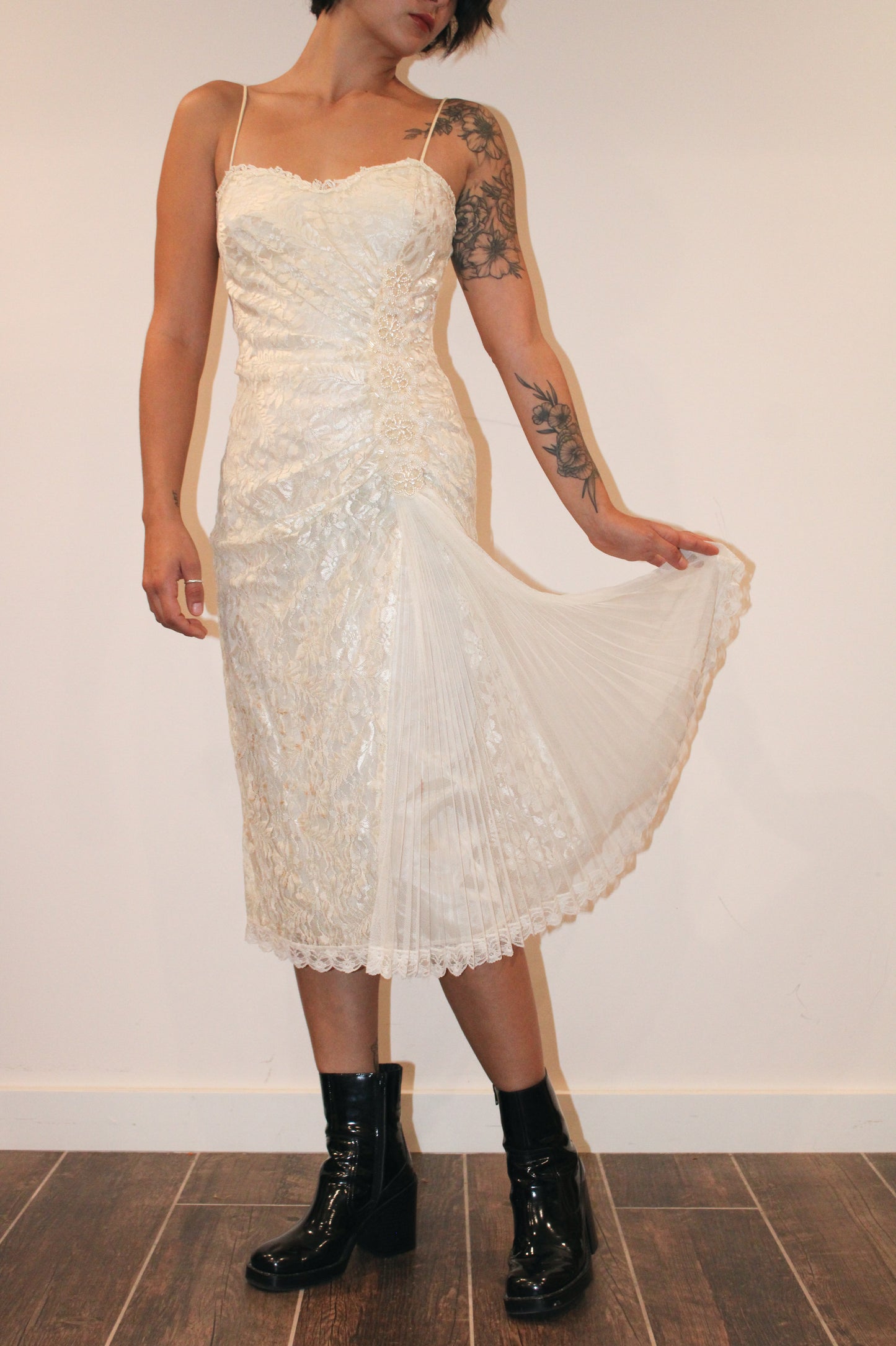 1980s White Lace Rouched Sweatheart Dress