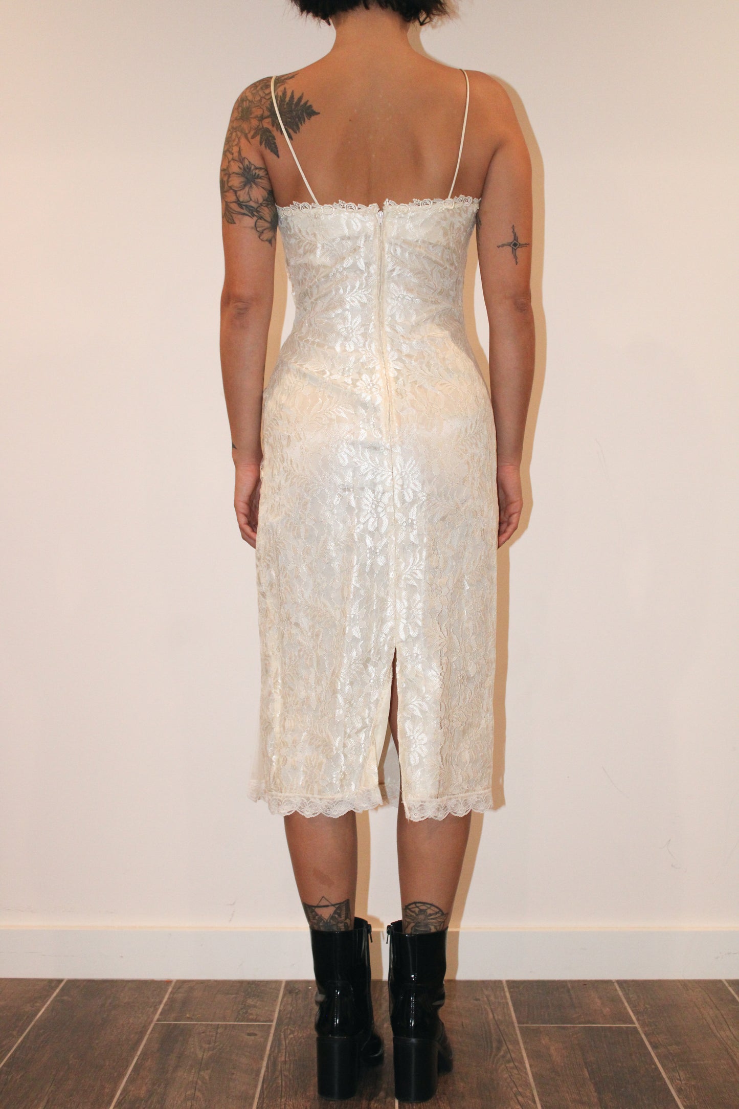 1980s White Lace Rouched Sweatheart Dress