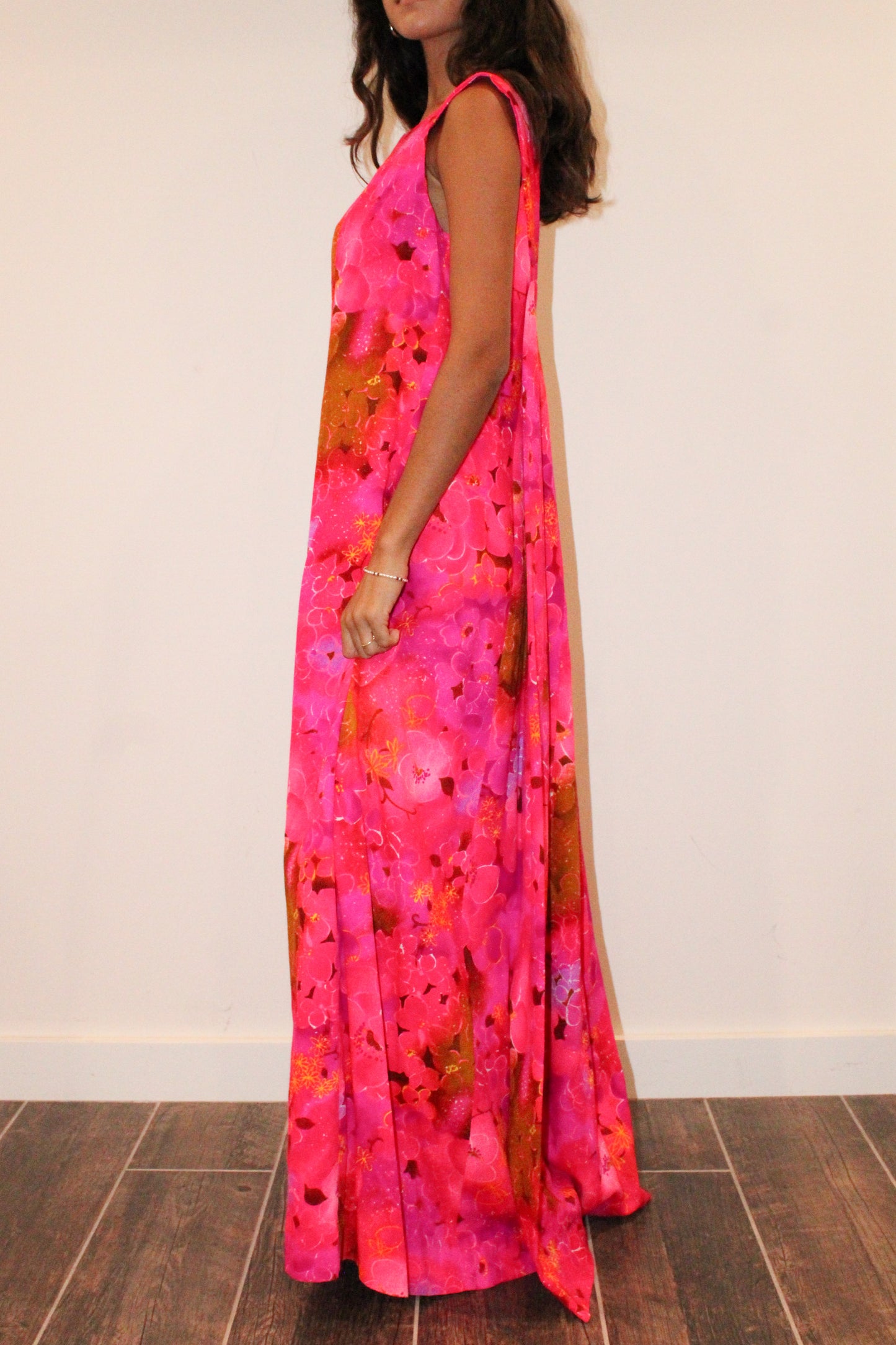 Ti'a Barkcloth Pink Maxi Muʻumuʻu
