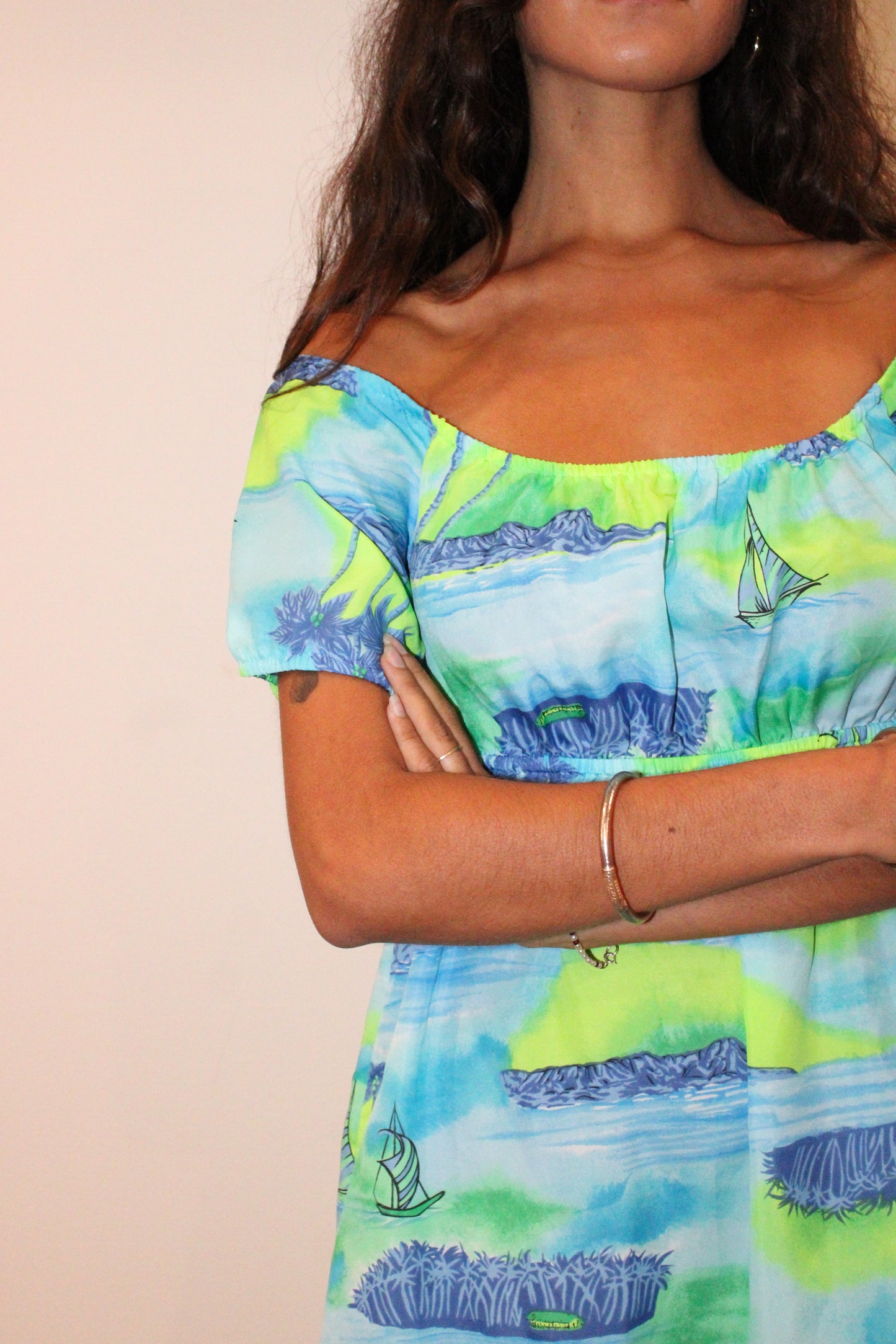 1960s Sky Blue Island Print Muʻumuʻu