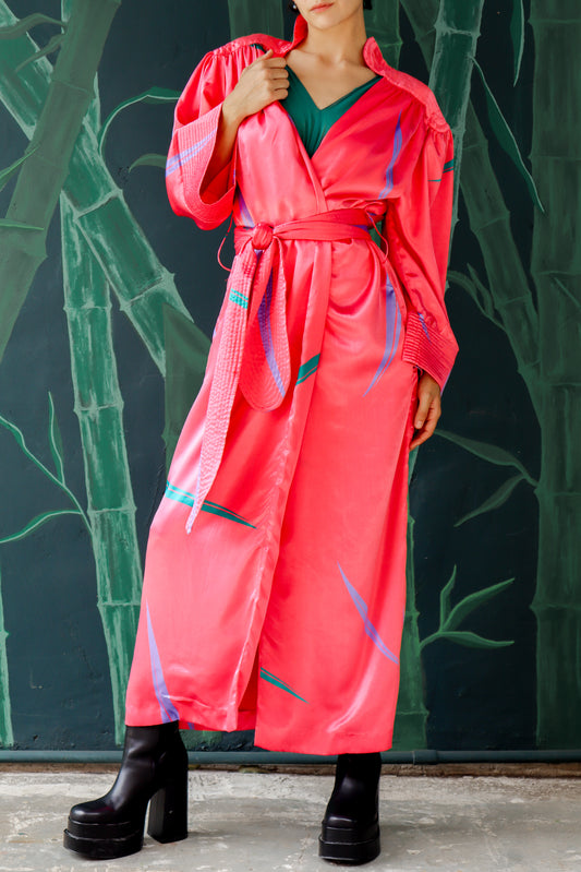 1970s Pink Satin Robe with Leaf Details