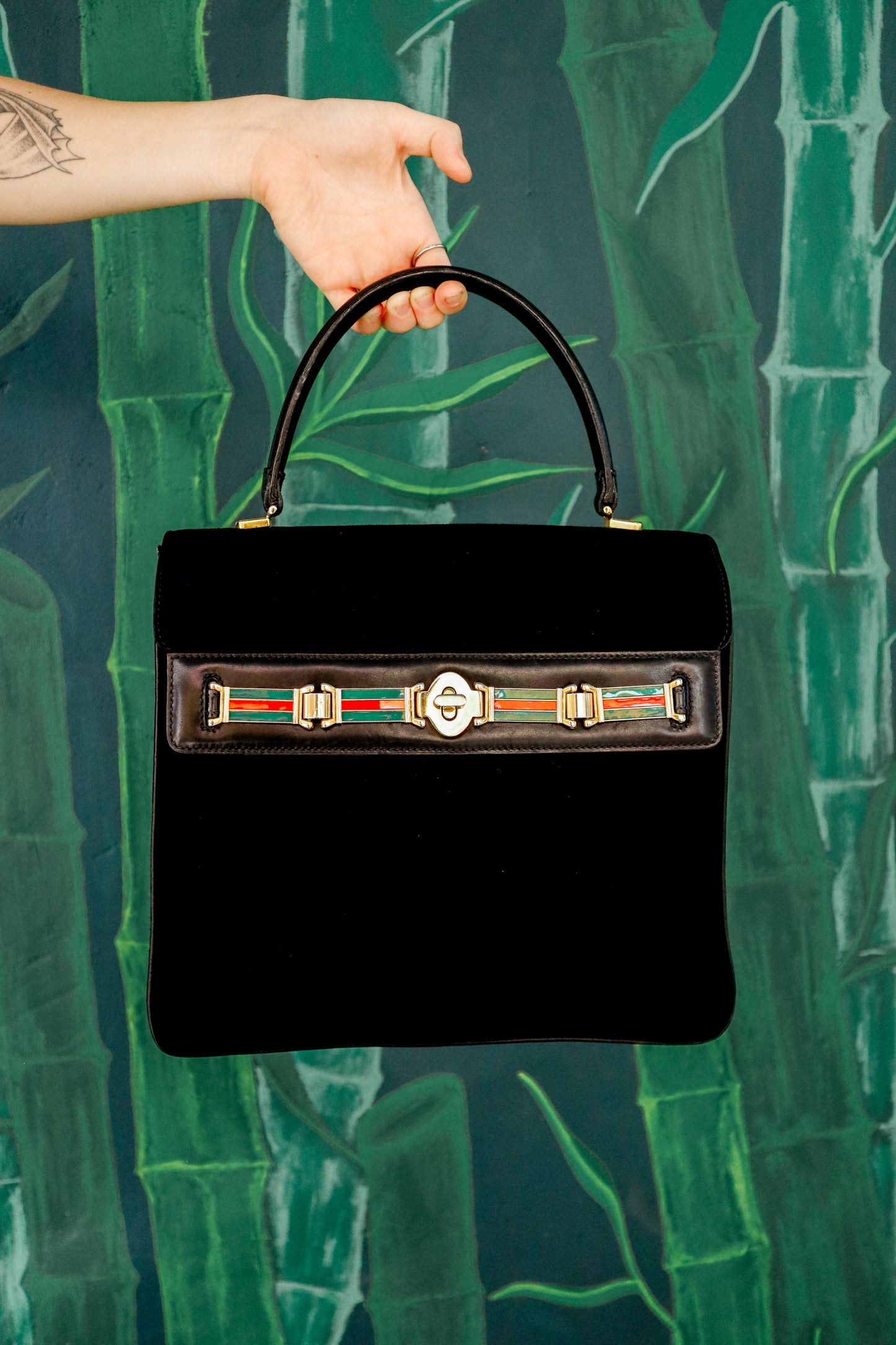 Vintage Gucci Velvet Clasping Handbag