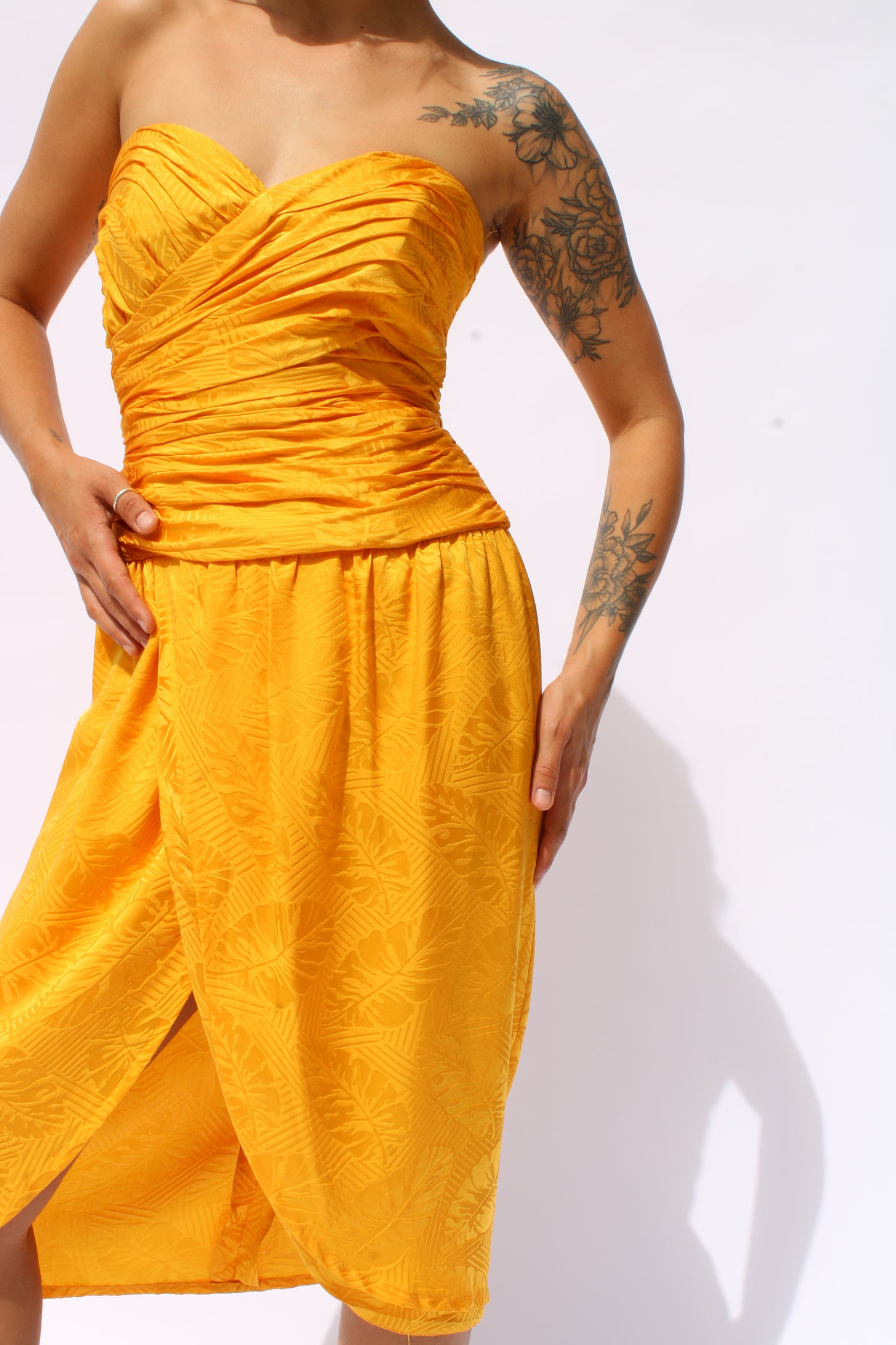 1980s Goldenrod Damask Sweetheart Sleeveless Midi Dress
