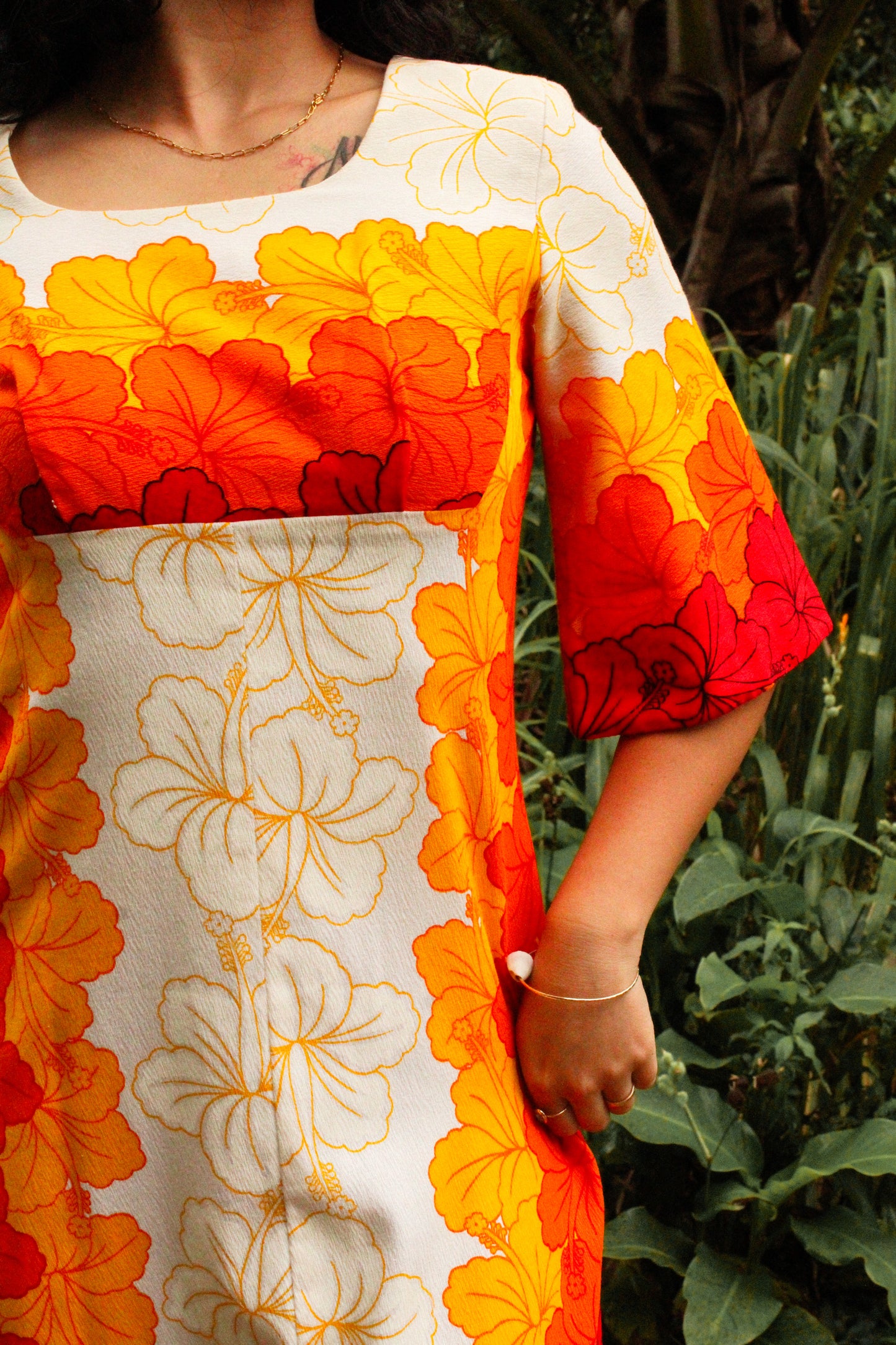 1960s Ui-Maikai Barkcloth Sunset Hau Aloha Dress