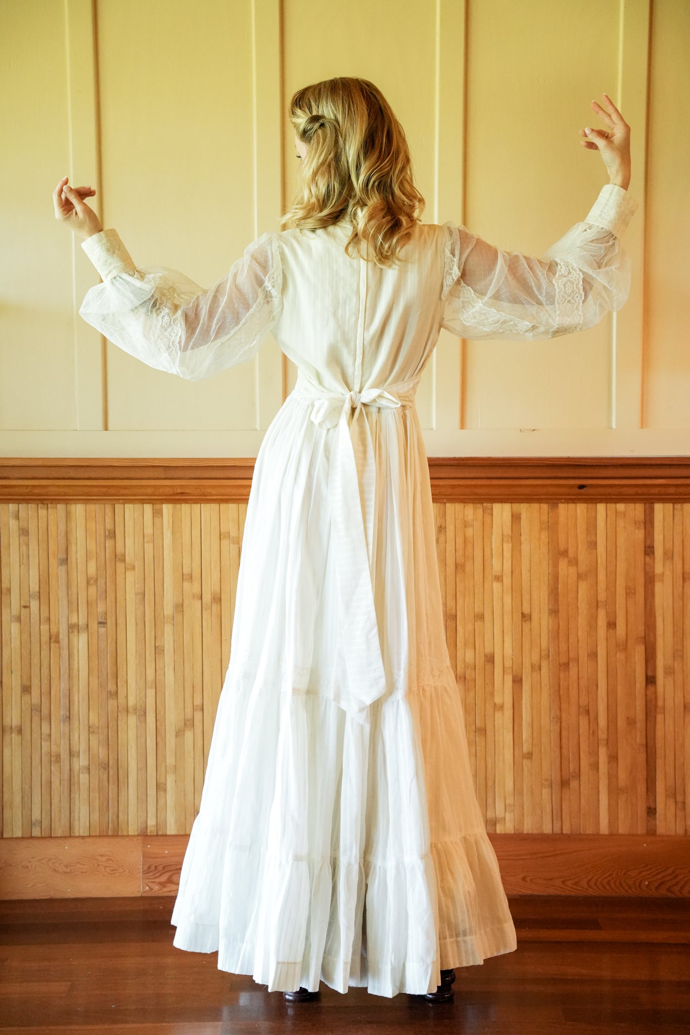 1970's Gunne Sax Victorian Style Sleeved Lace Wedding Dress