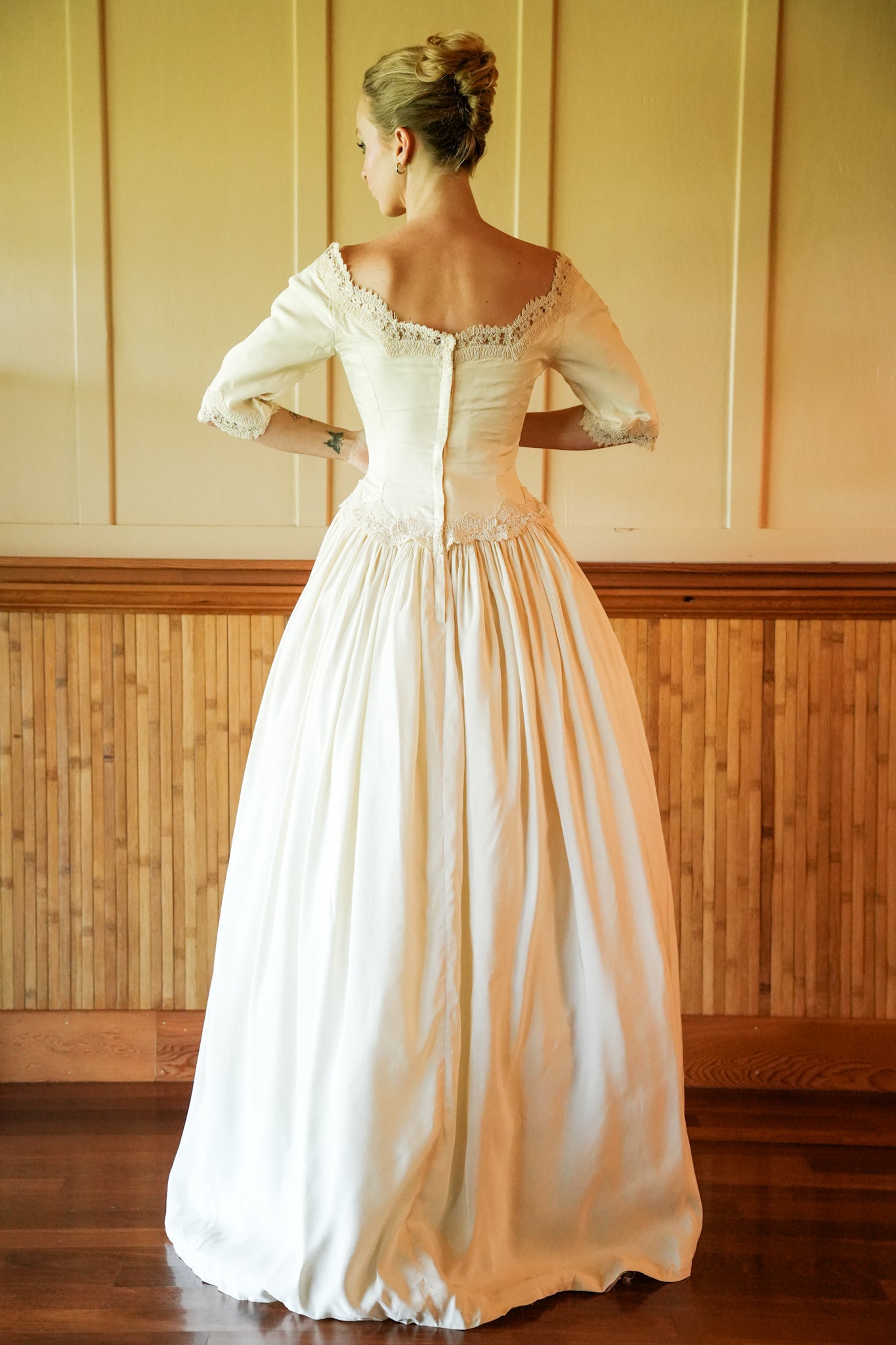 Vintage Quarter Sleeve Bridal Gown