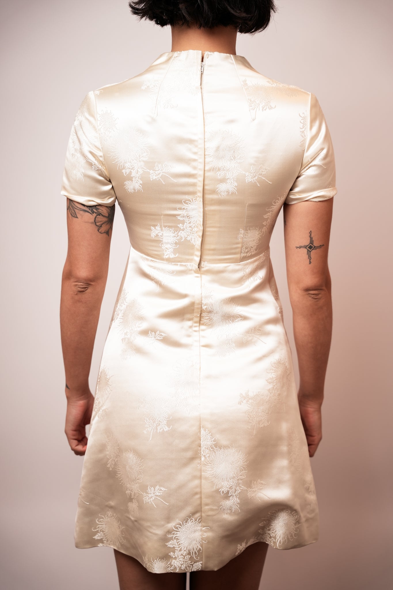 Vintage White Silk Bridal Qipao