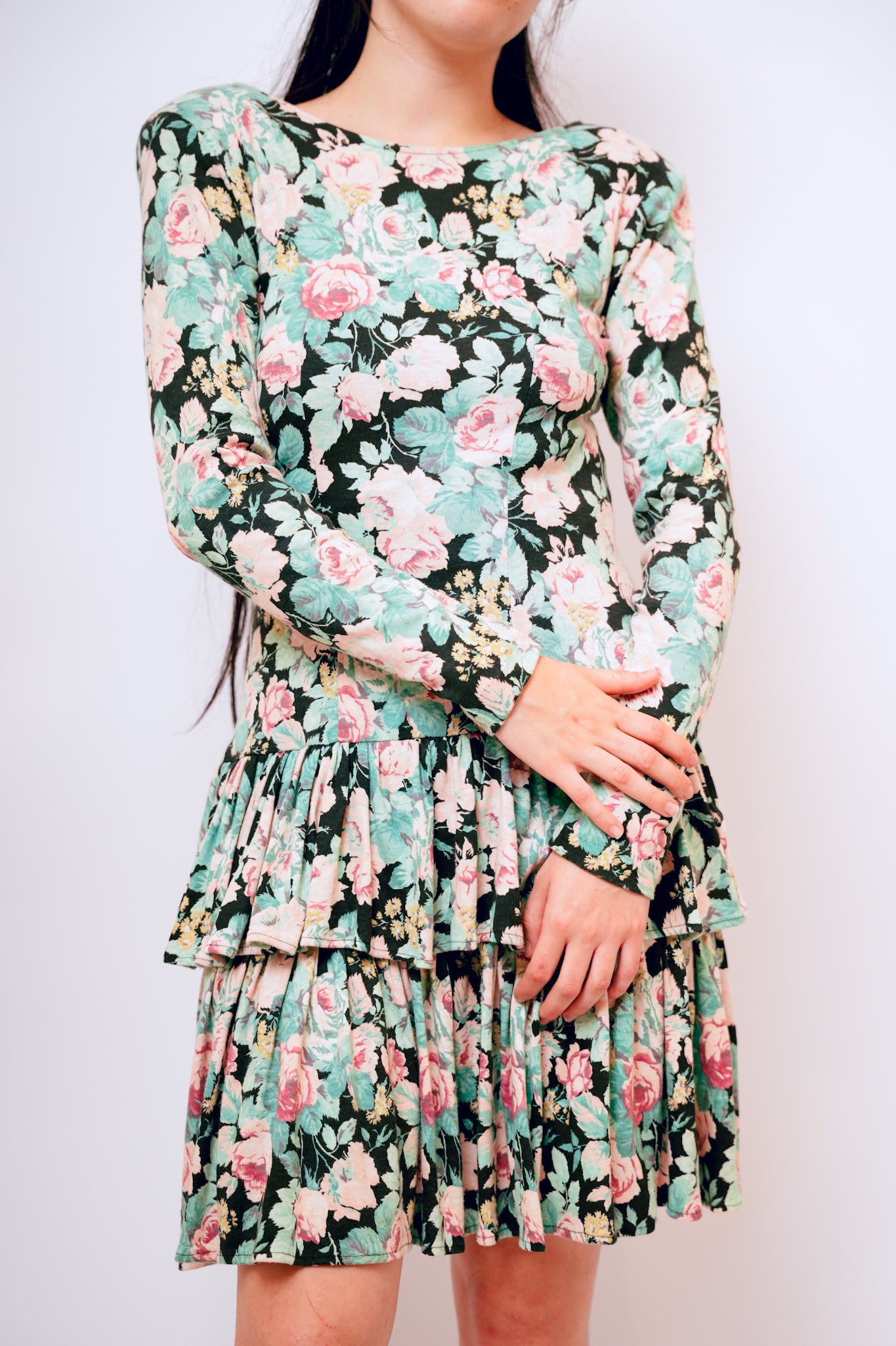1960s Young Lady Floral Sleeve Dress