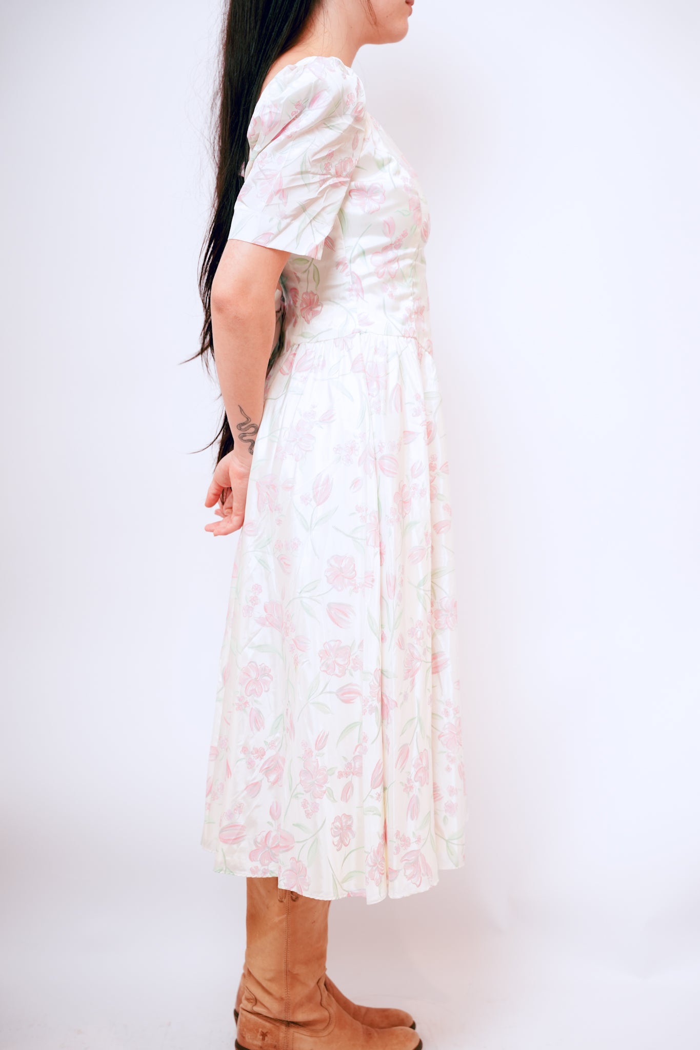1980s Handmade White Floral Bow Gown