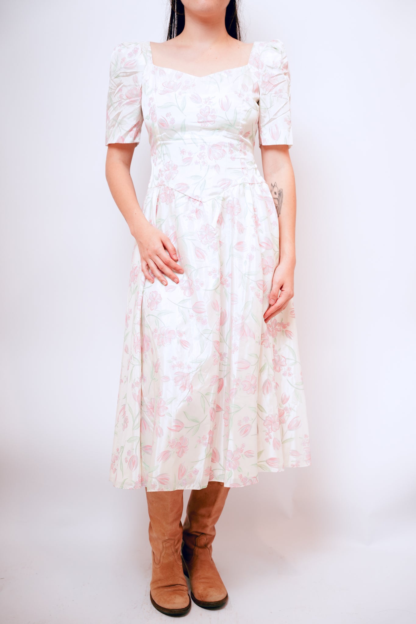1980s Handmade White Floral Bow Gown