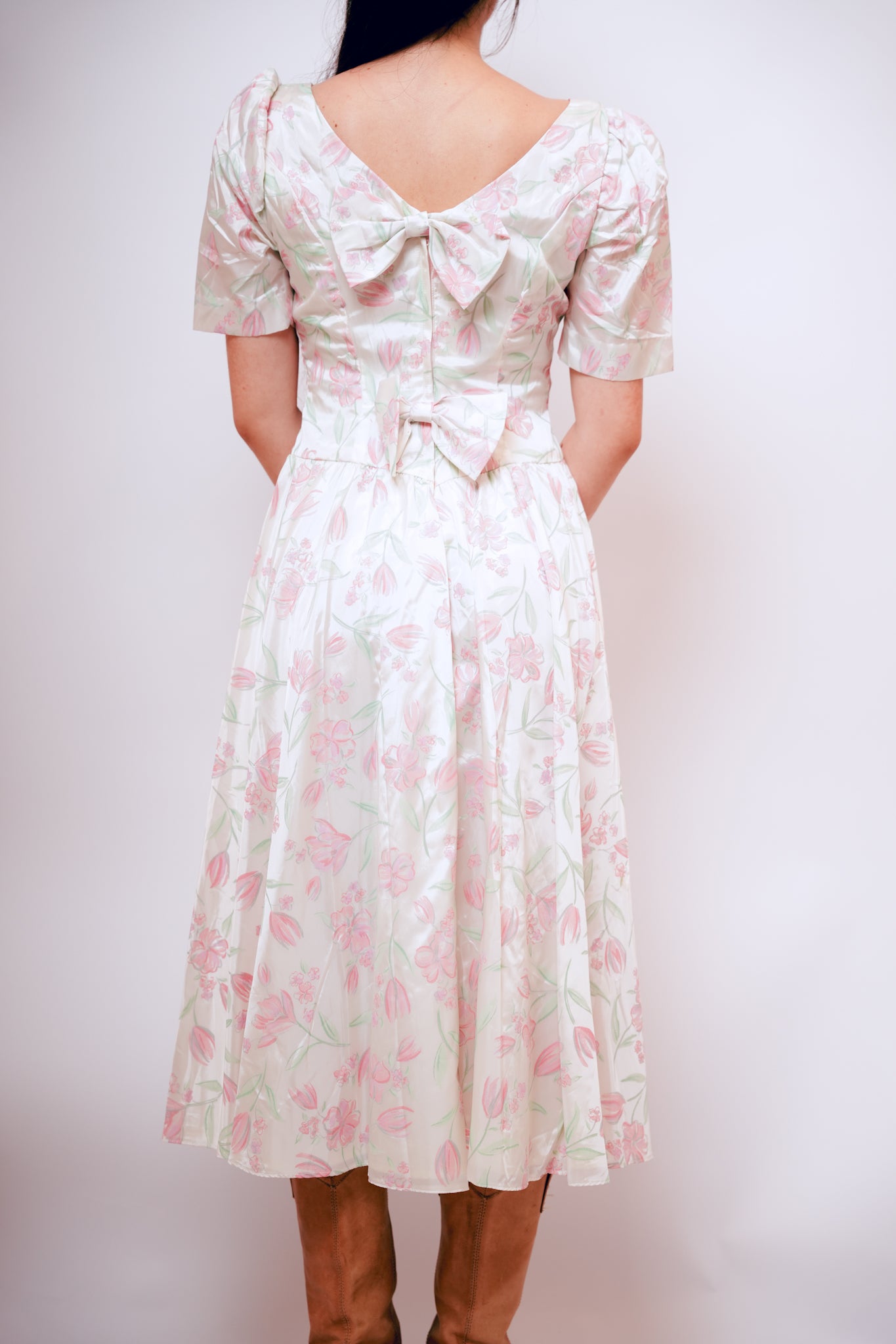 1980s Handmade White Floral Bow Gown