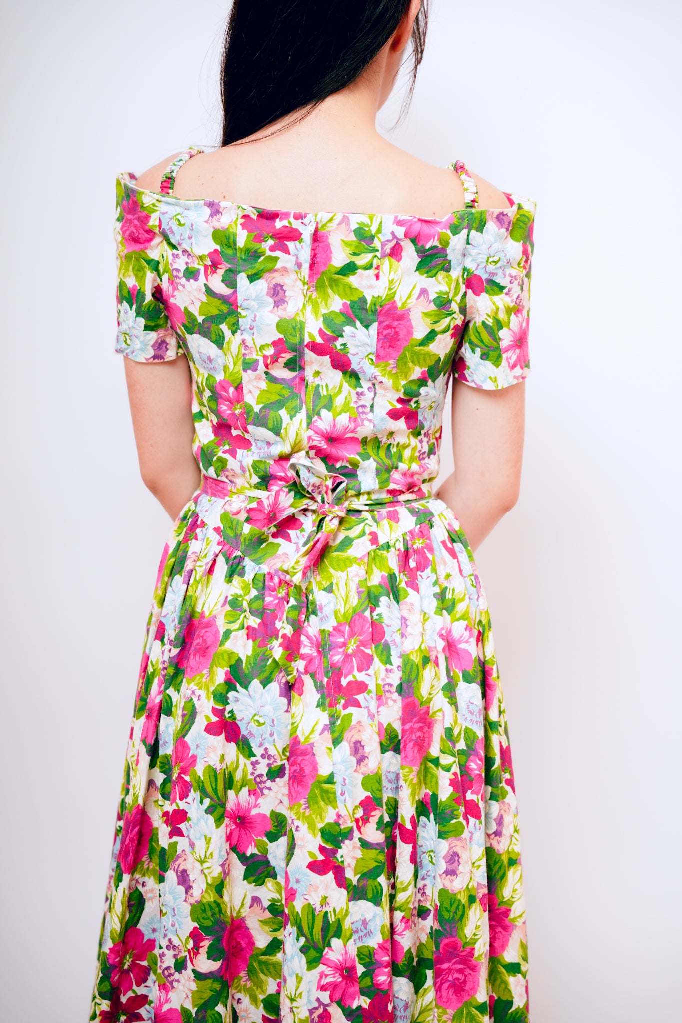1980s Expo Off the Shoulder Dress