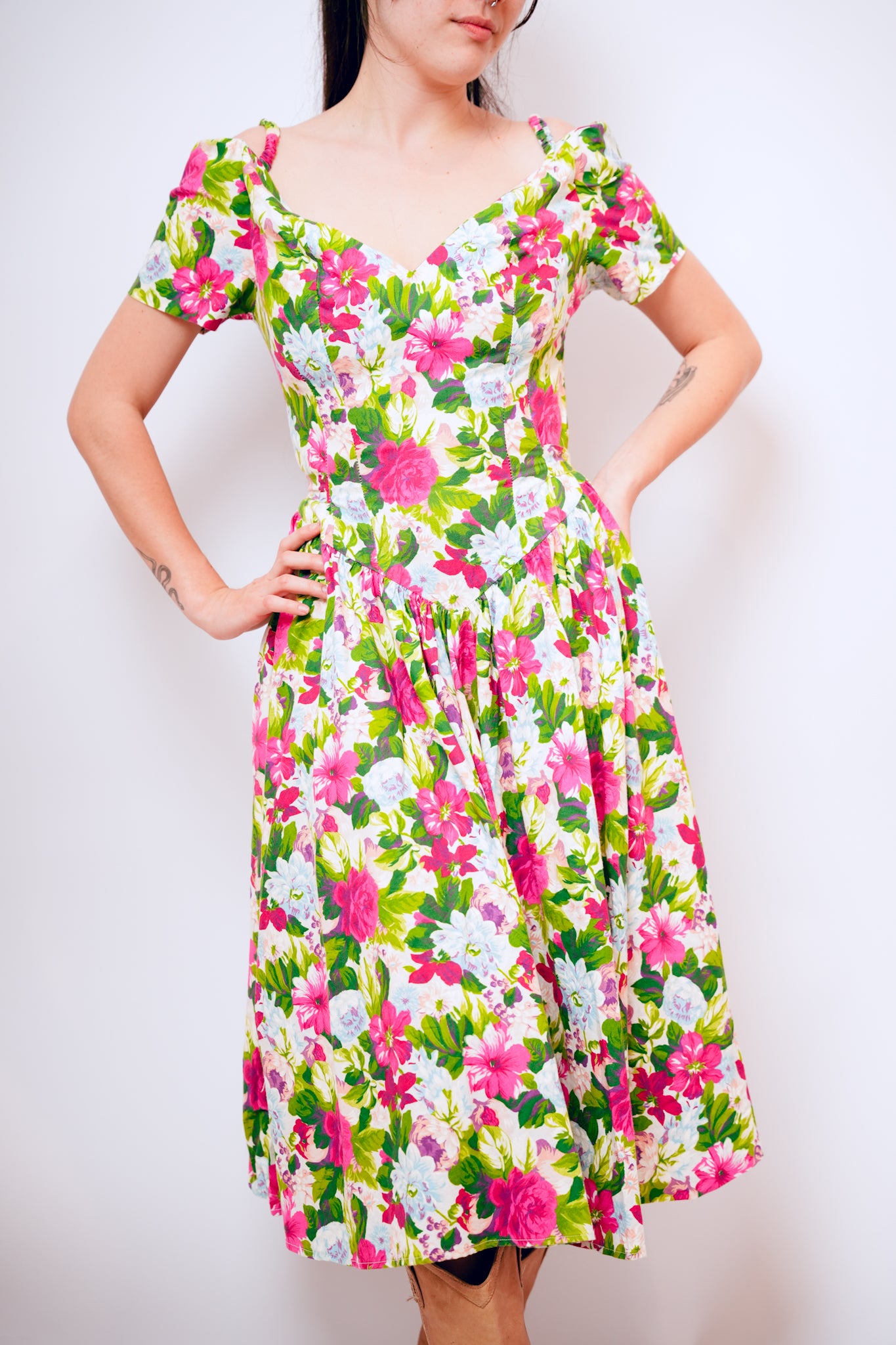 1980s Expo Off the Shoulder Dress