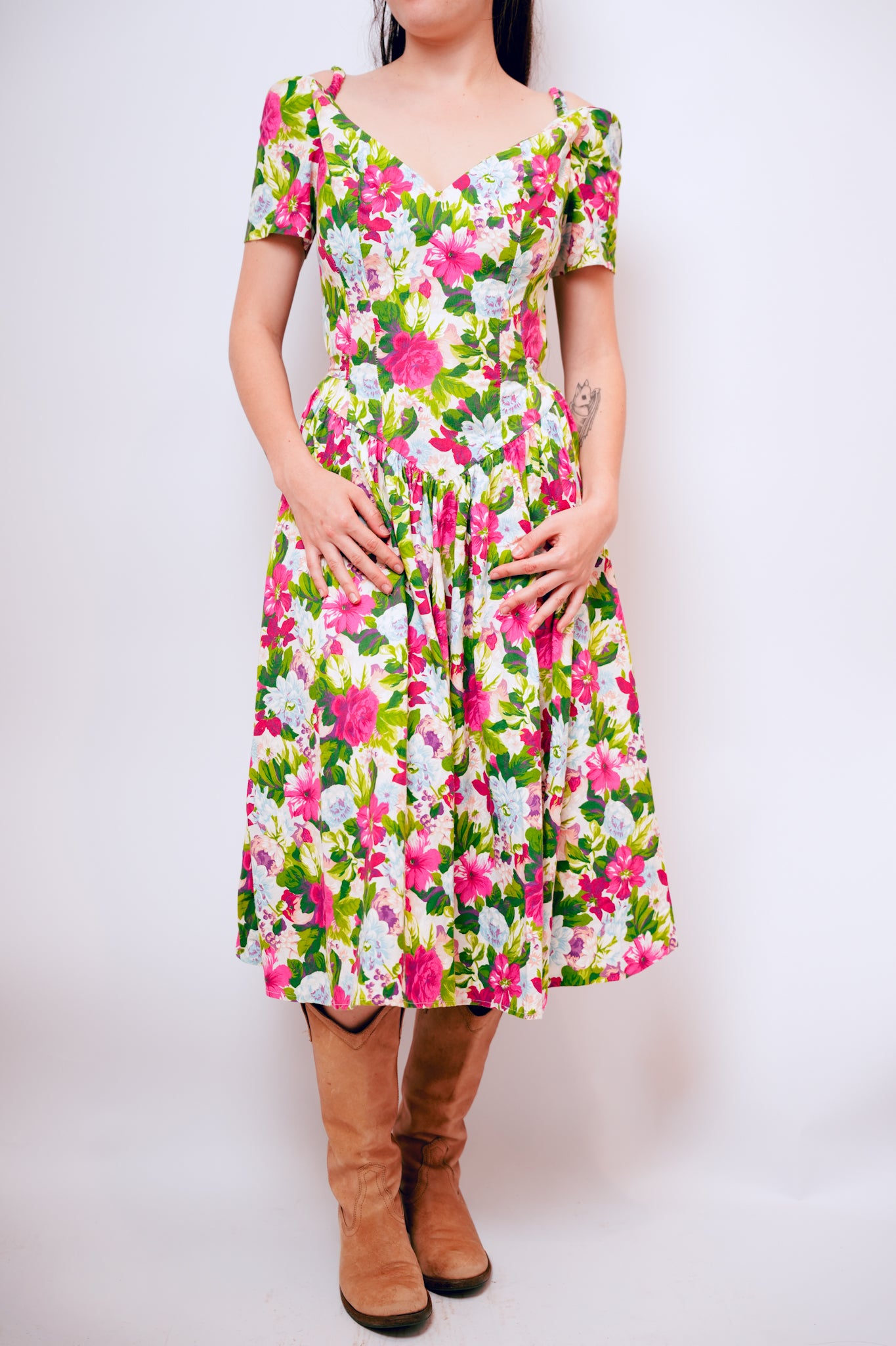 1980s Expo Off the Shoulder Dress