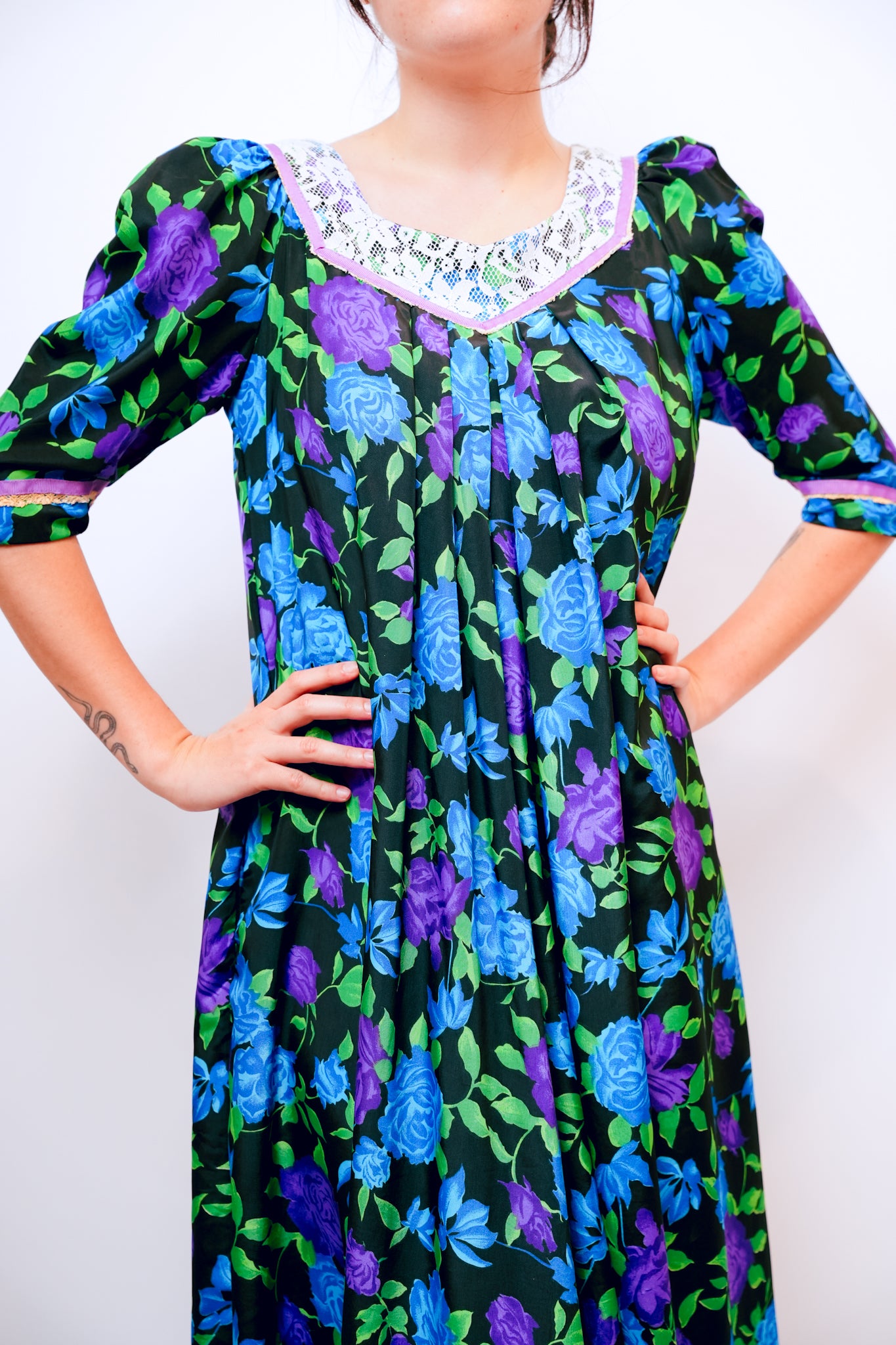 1970s Muumuu Factory Lace Collar Mu'umu'u