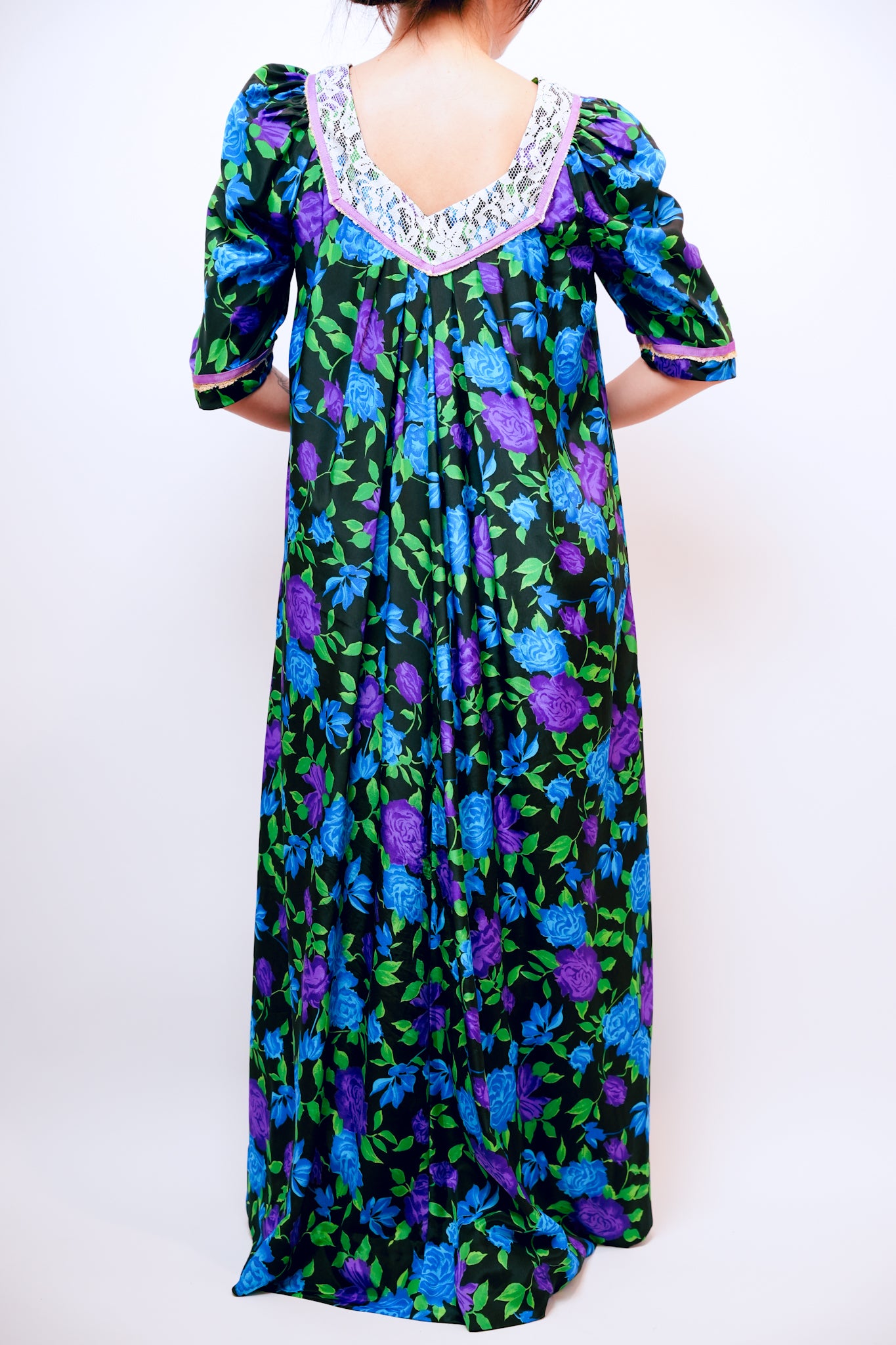 1970s Muumuu Factory Lace Collar Mu'umu'u