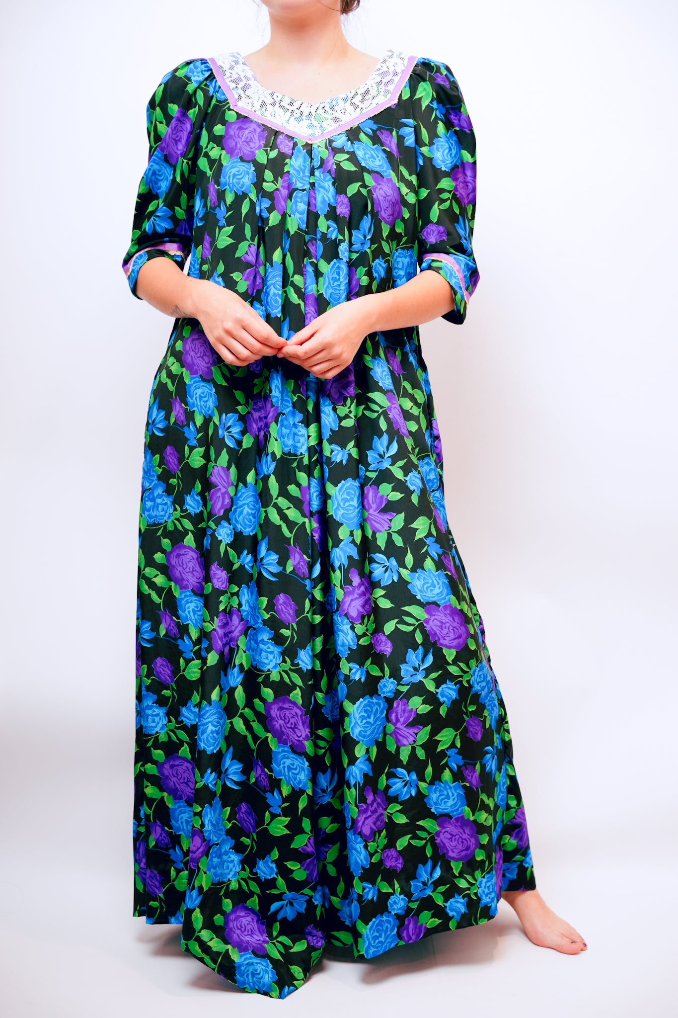 1970s Muumuu Factory Lace Collar Mu'umu'u