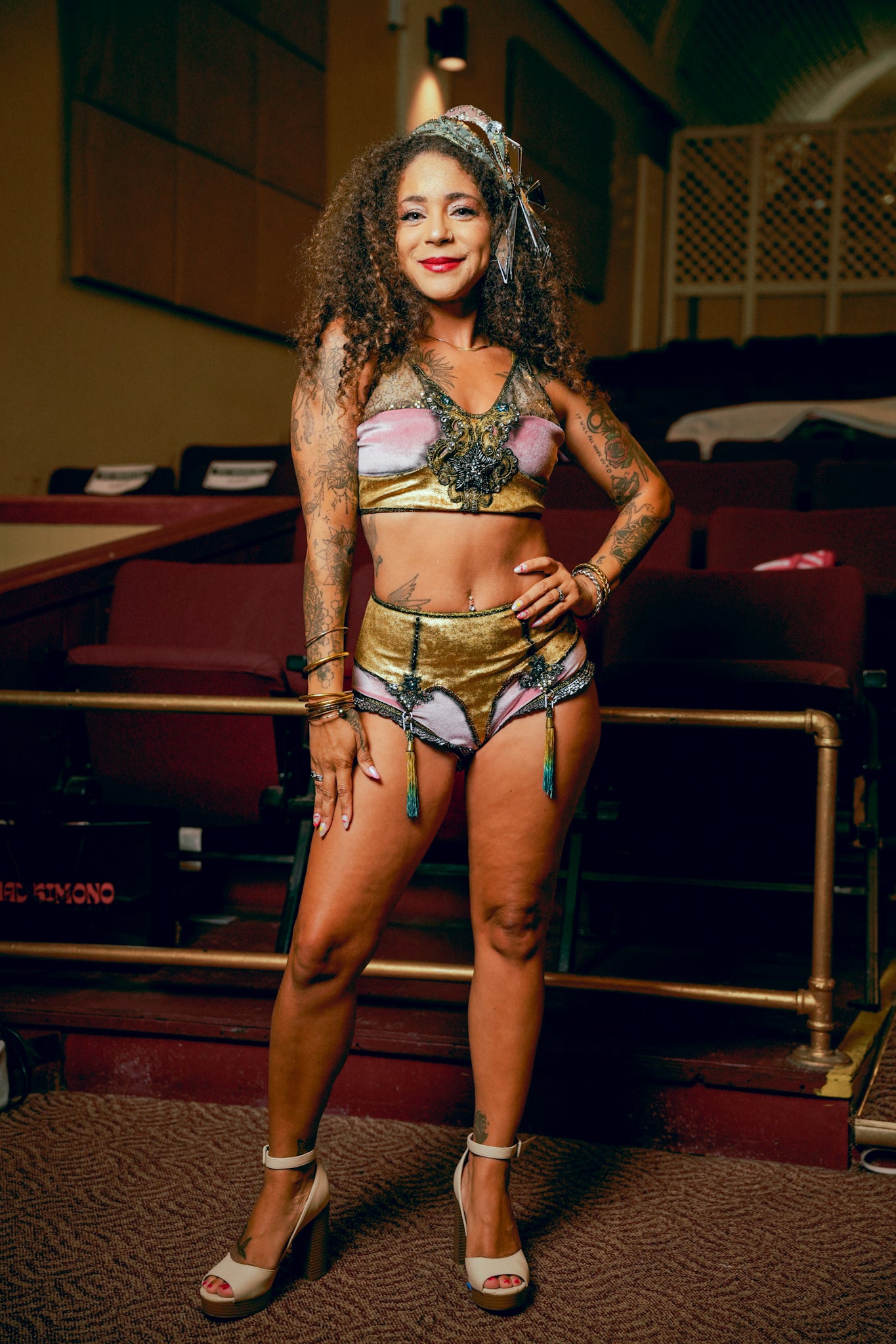 Hi Wire Custom Made Two Piece Set
