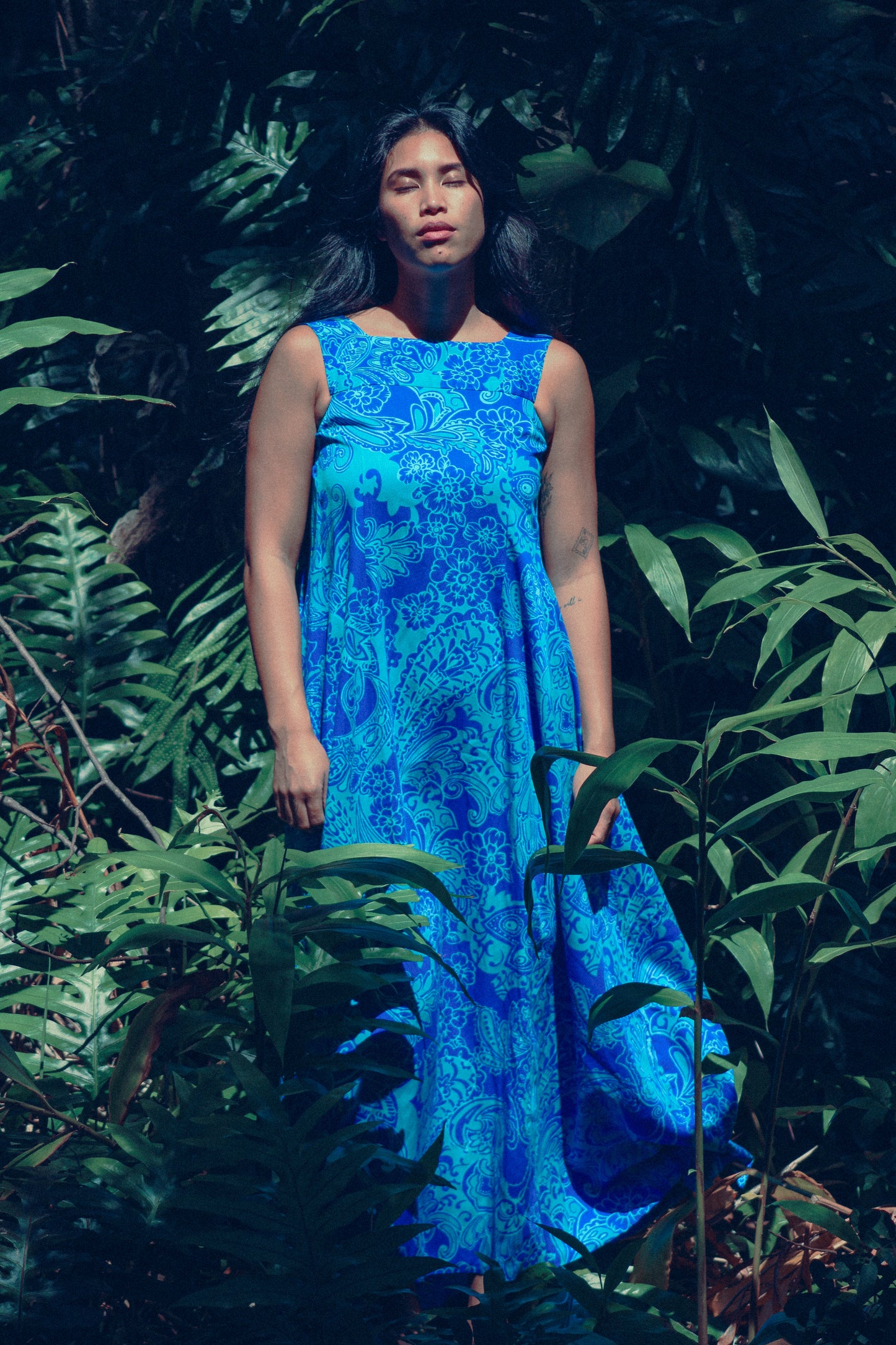 1970's Blue Hawaiian Paisley Muʻumuʻu