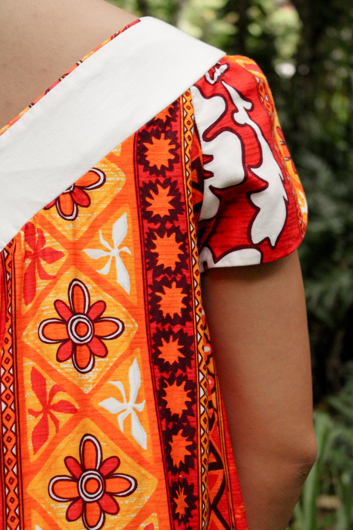 1970's Royal Hawaiian Print Muʻumuʻu